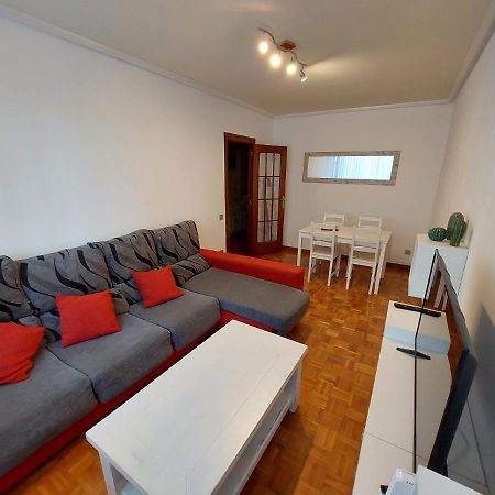 Piso Sencillo Y Acogedor Con Parking Gratuito Lägenhet Baranain Exteriör bild