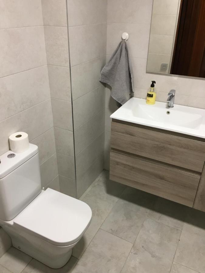 Piso Sencillo Y Acogedor Con Parking Gratuito Lägenhet Baranain Exteriör bild